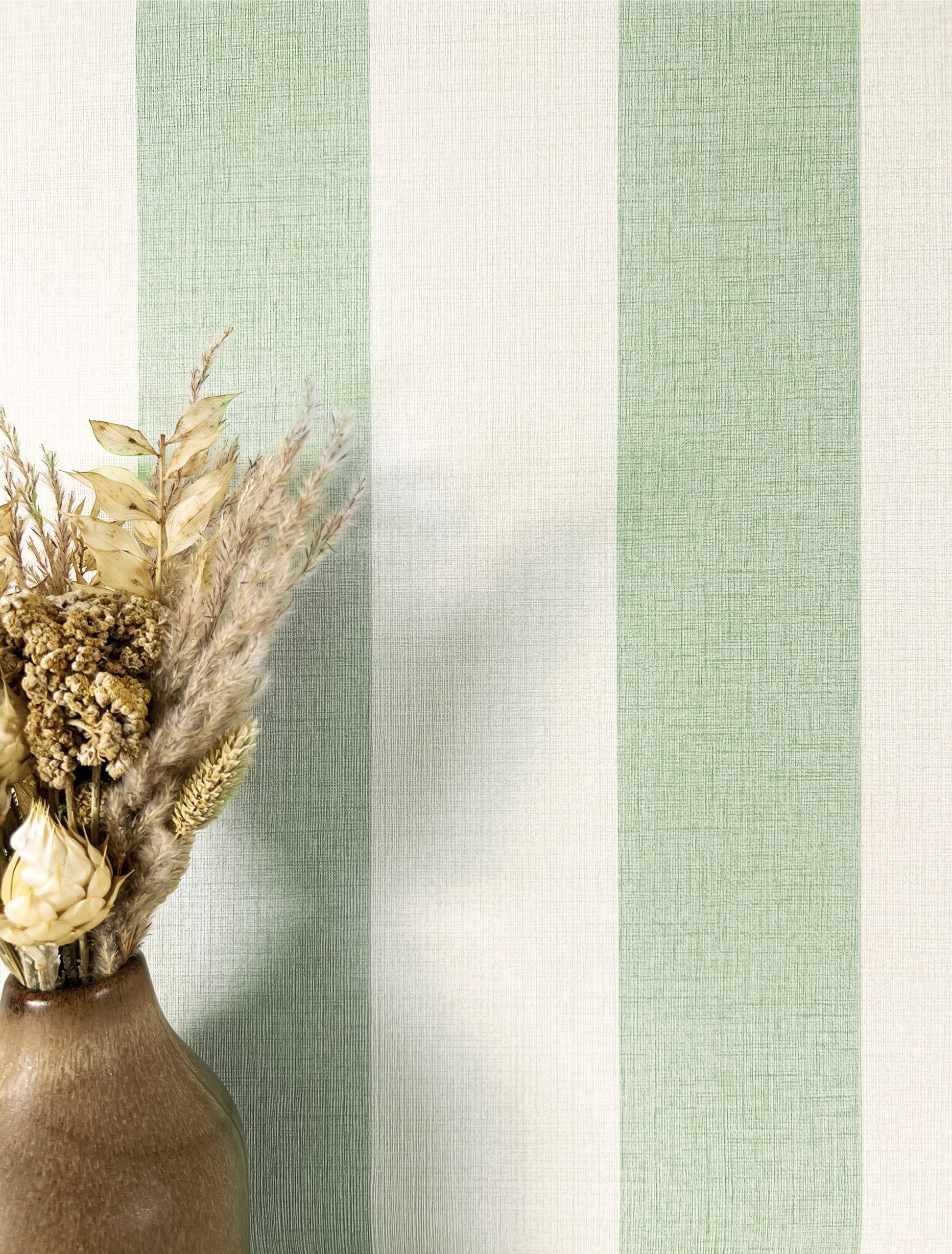 Junia Mint