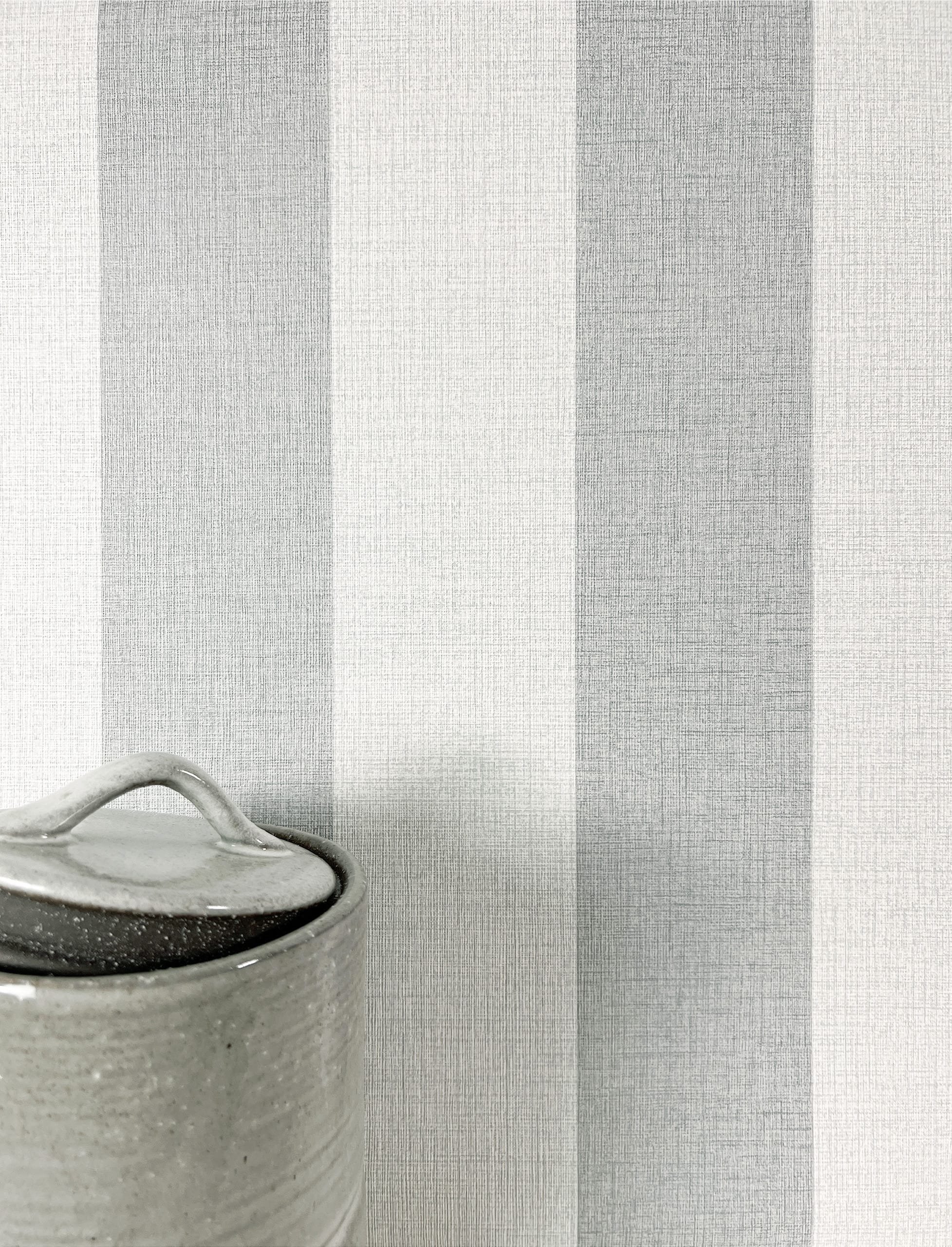 Junia Grey